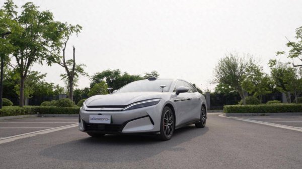 牛金所配资 比亚迪天神之眼AEB实测，差一颗激光雷达影响大不大？