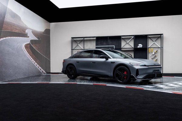 天津配资大本营 奇瑞风云A9L：中大型电混新旗舰，续航超2000km，智能座舱引领潮流